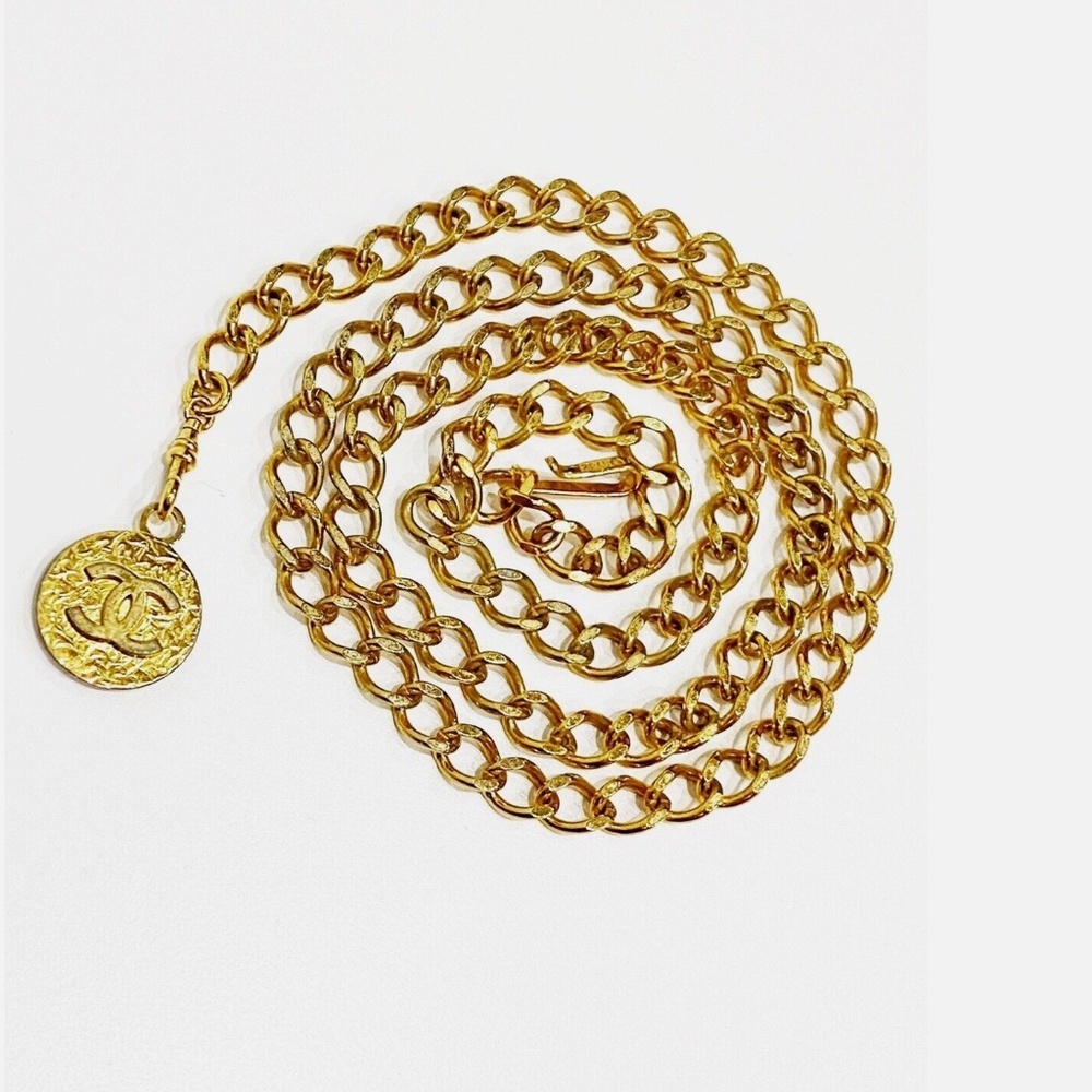 Chanel Medallion Chain Link Gold Plated 36 inches Women’s Belt 1982 - Picture 3 of 5